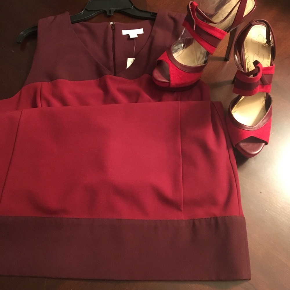 Dress- sleeveless